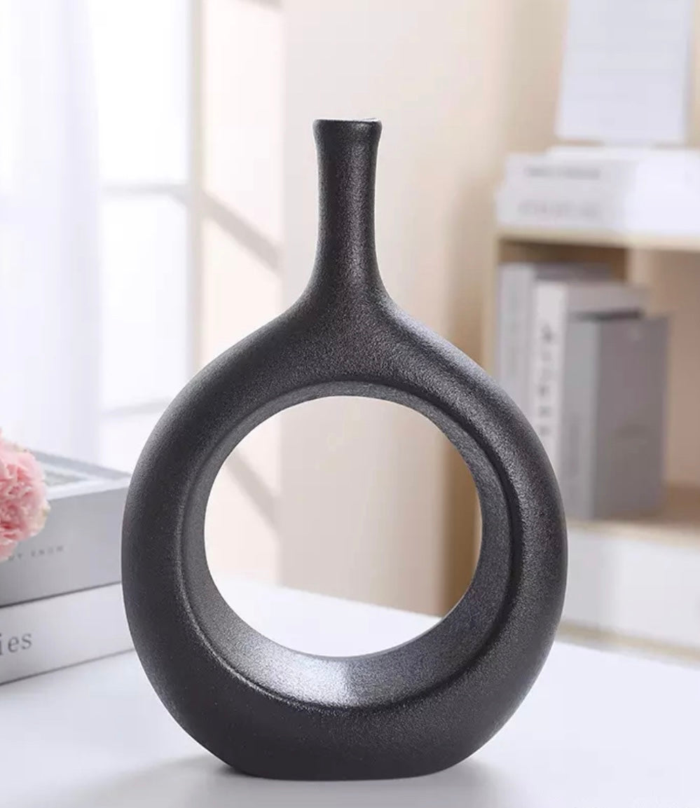 Round Vase Black