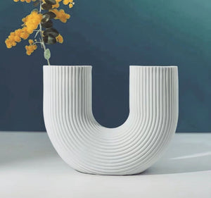 U Vase White